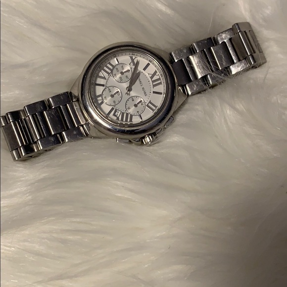 Michael Kors MK 5719 watch - Picture 6 of 6
